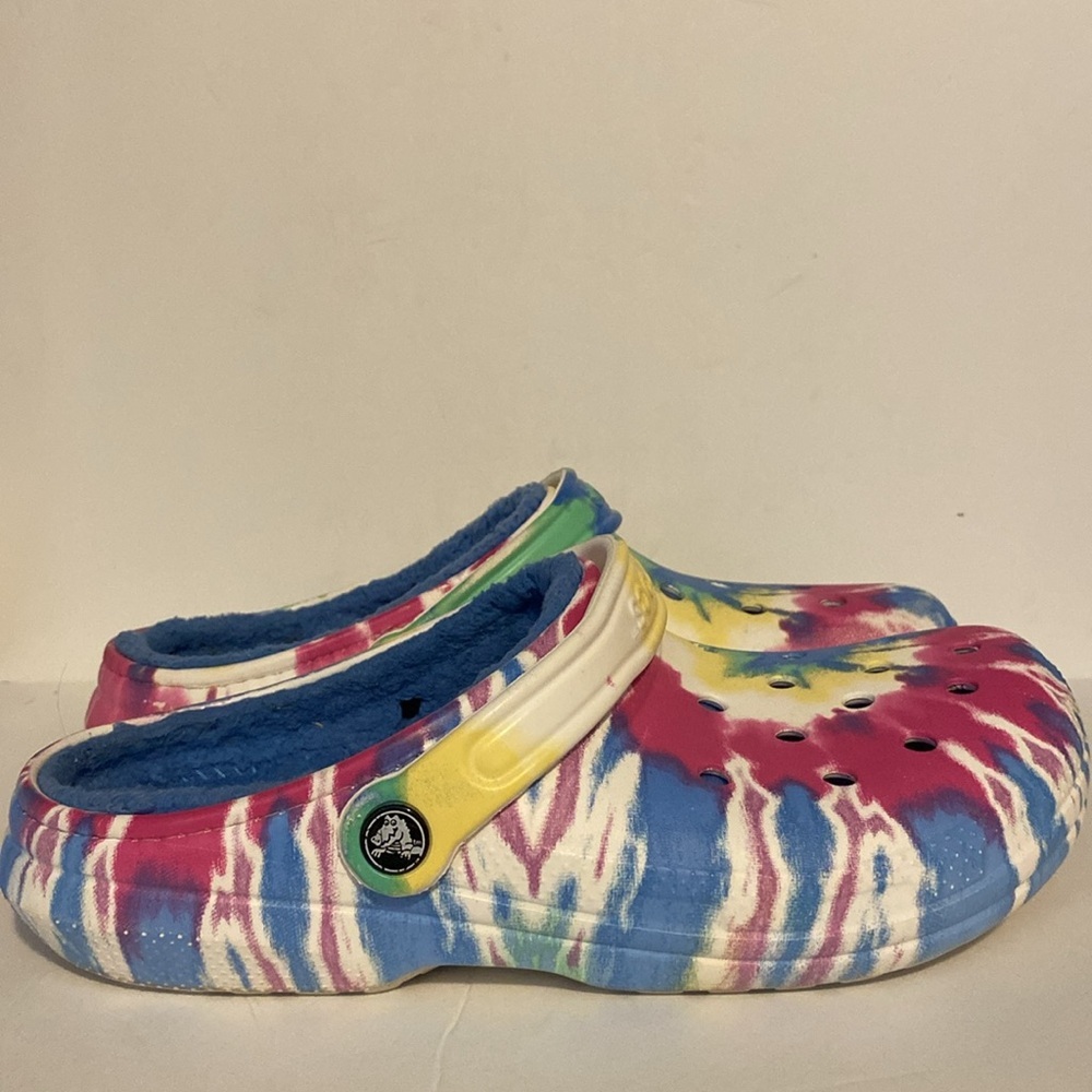 Crocs ClassicVacay Vibes Tie Dyed Lined Clogs - Picture 5 of 9